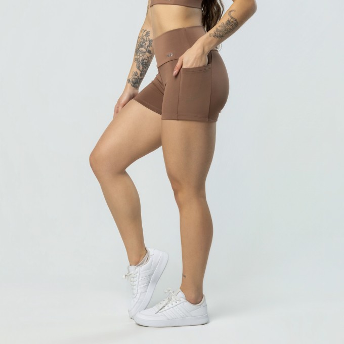 Short Com Bolsos Laterais Marrom